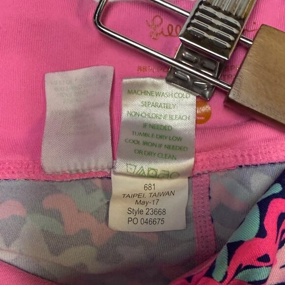 Lilly Pulitzer Luxletic Cropped Leggings Lobstah Roll Print Women’s Large EUC - Picture 7 of 11
